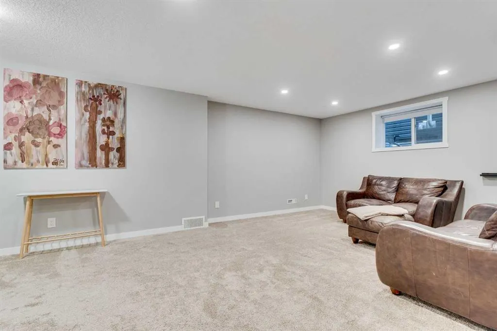 141 Williamstown Park NW
