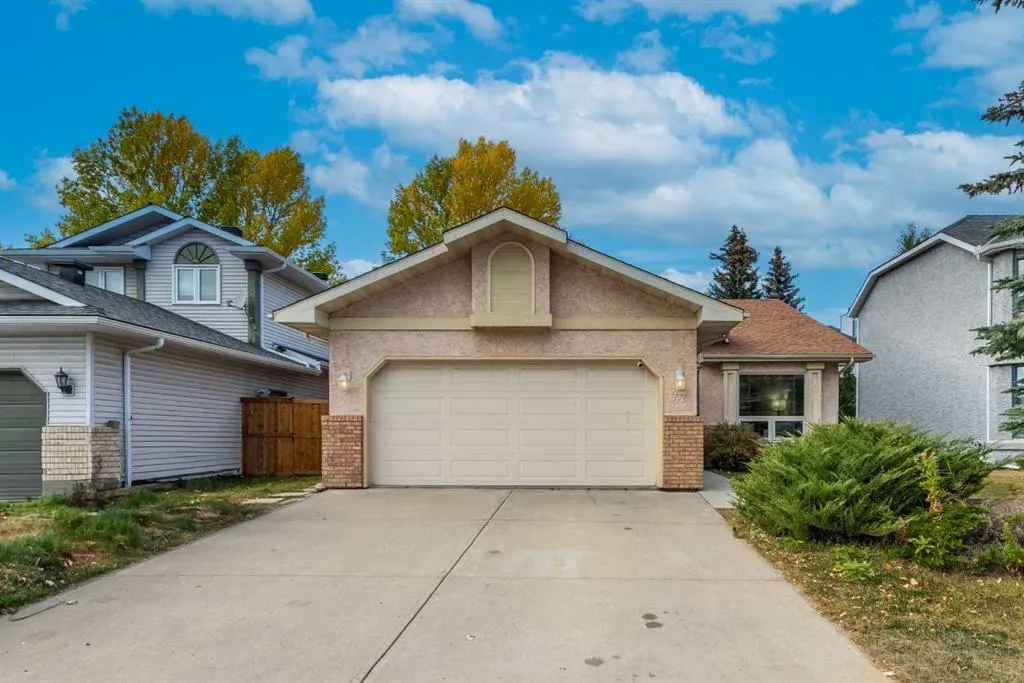 47 Hawkstone Drive NW