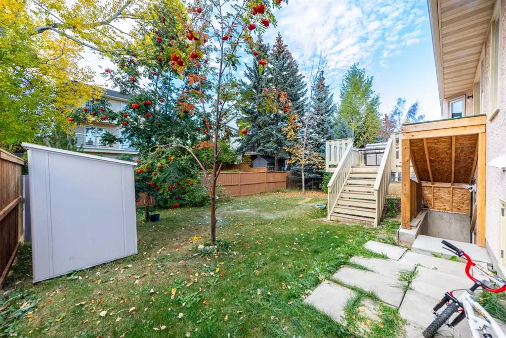 47 Hawkstone Drive NW