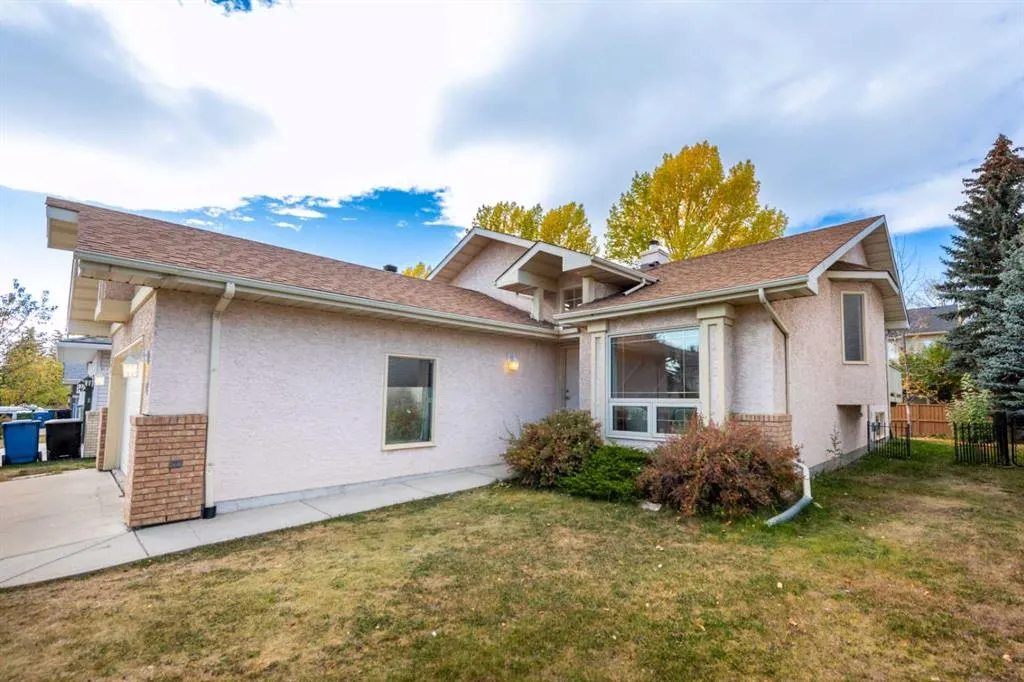 47 Hawkstone Drive NW
