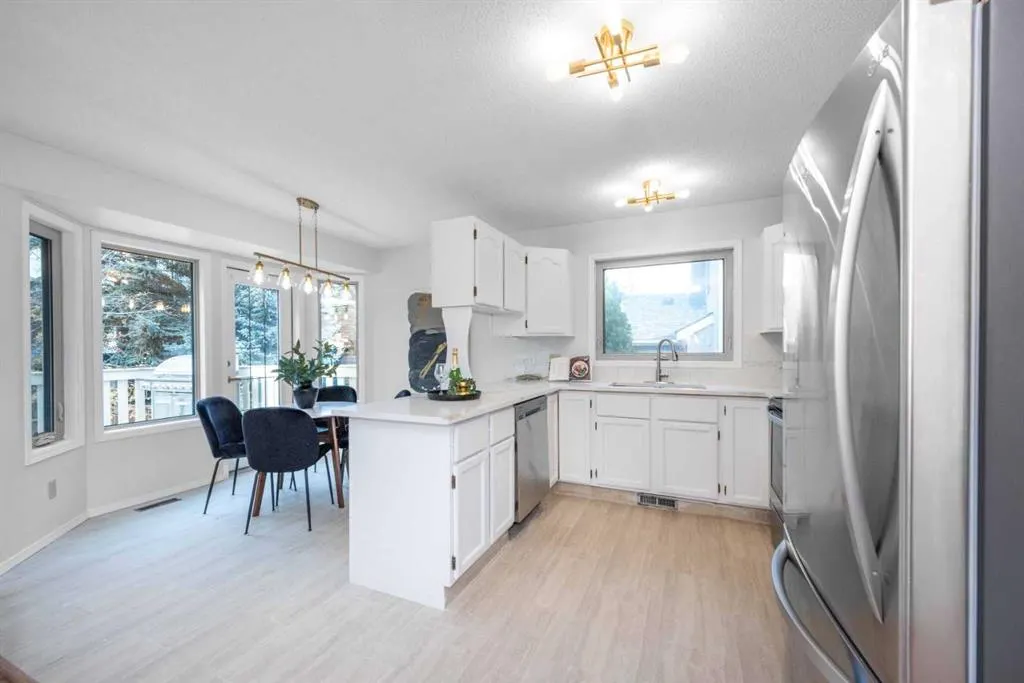 47 Hawkstone Drive NW