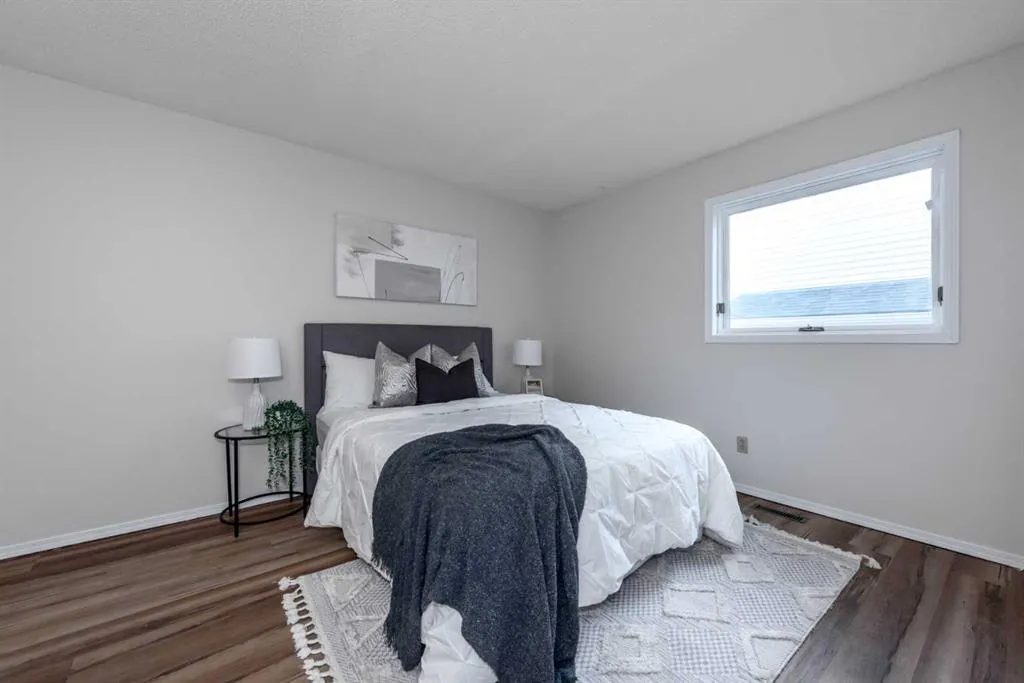 47 Hawkstone Drive NW