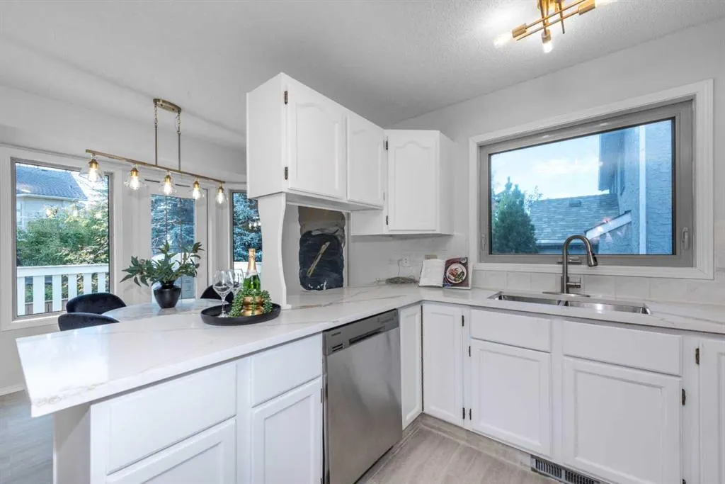 47 Hawkstone Drive NW