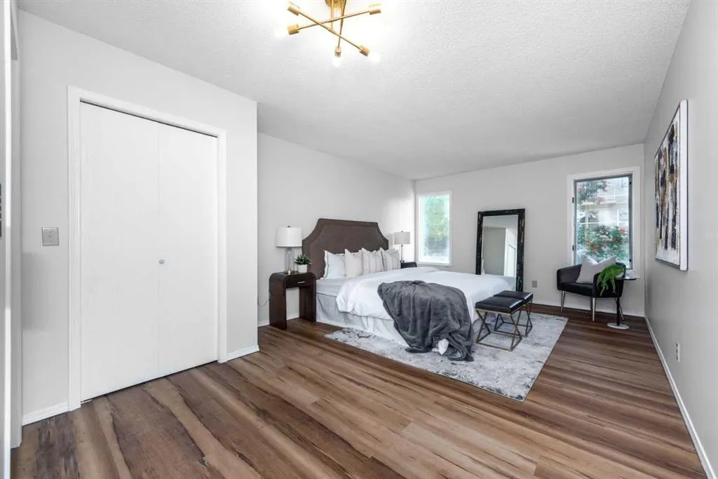 47 Hawkstone Drive NW