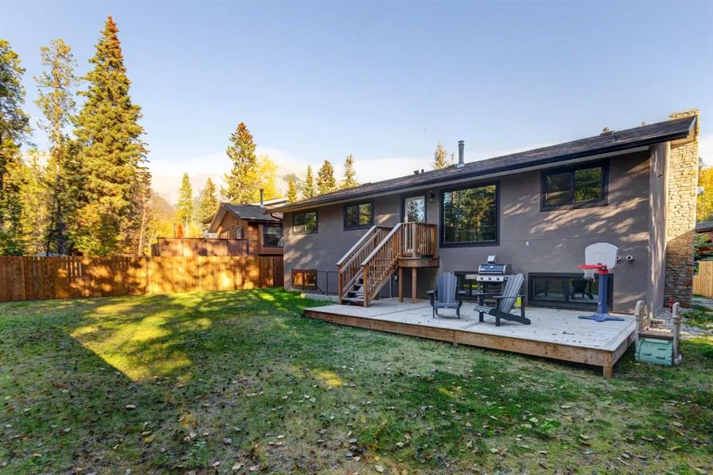 1106 Larch Place