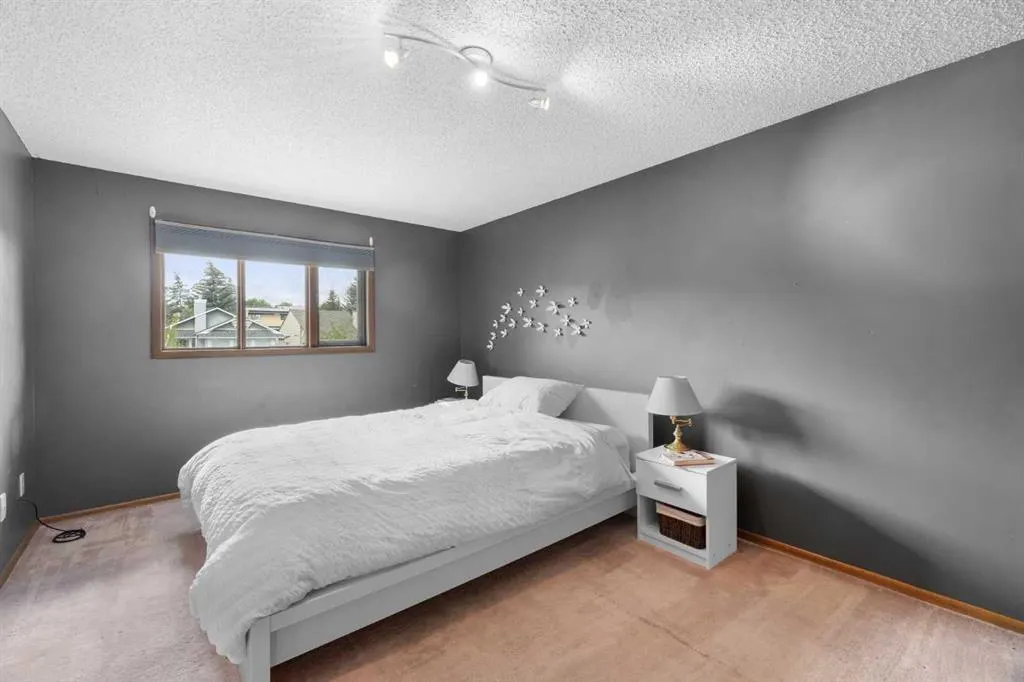 195 Bernard Drive NW