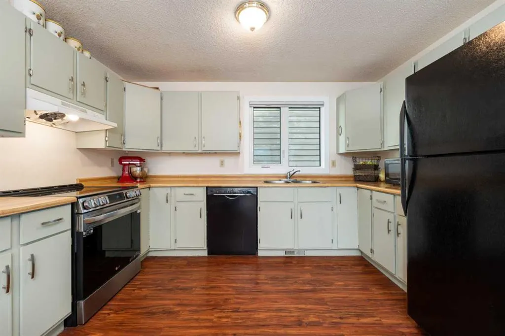 68 Macewan Glen Close NW