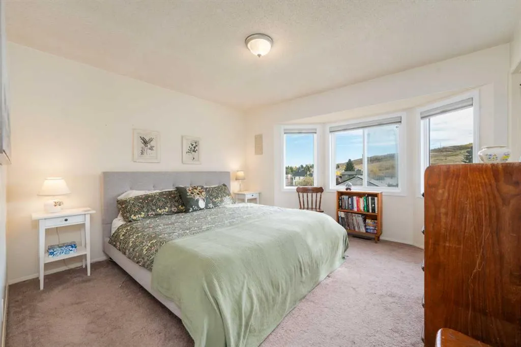 68 Macewan Glen Close NW