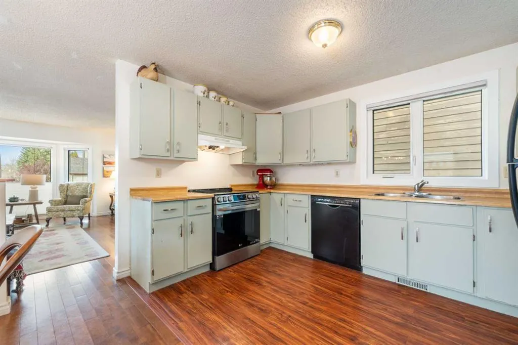 68 Macewan Glen Close NW
