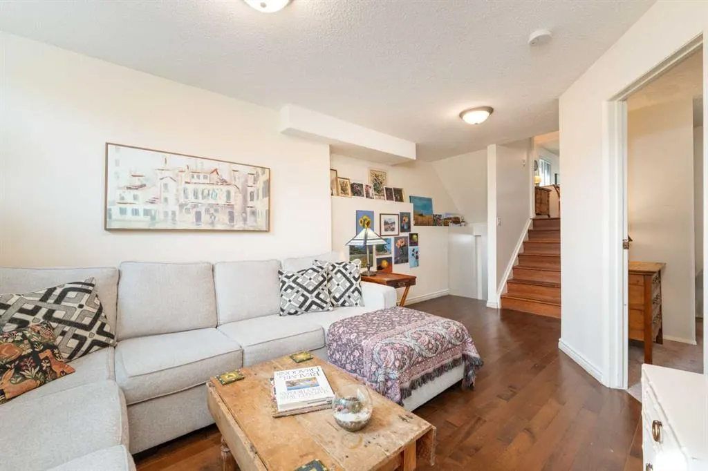 68 Macewan Glen Close NW