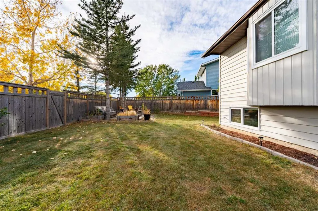68 Macewan Glen Close NW