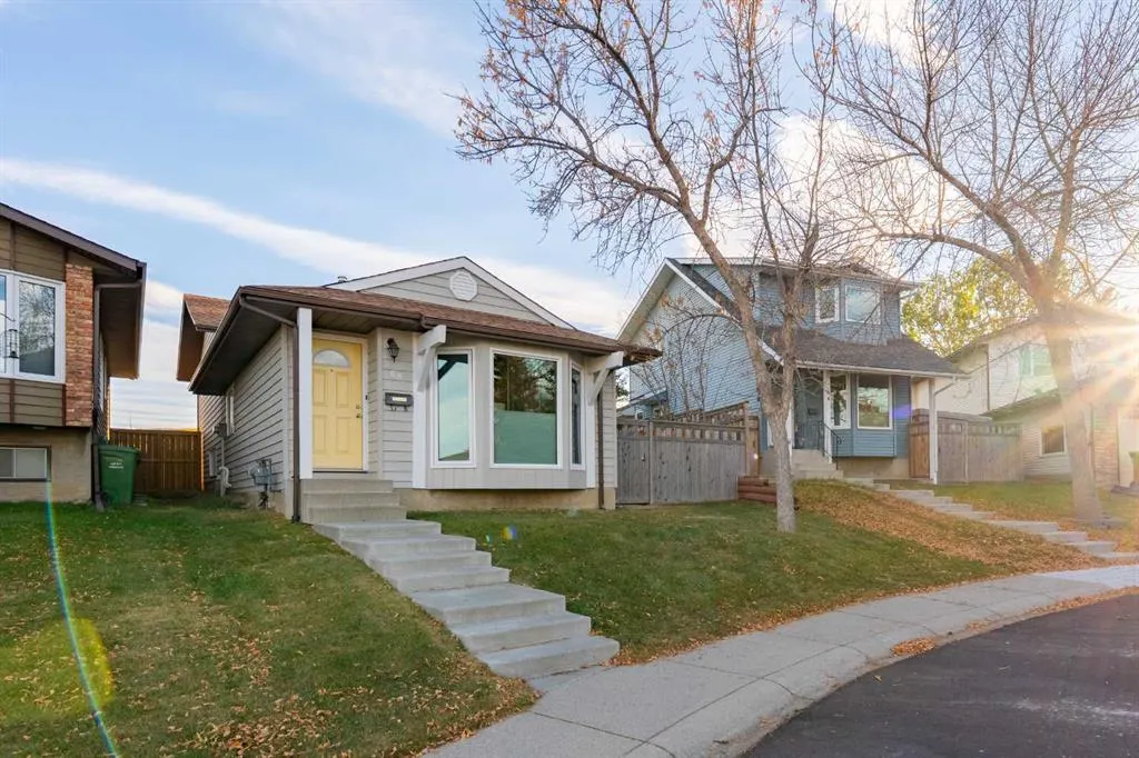 68 Macewan Glen Close NW
