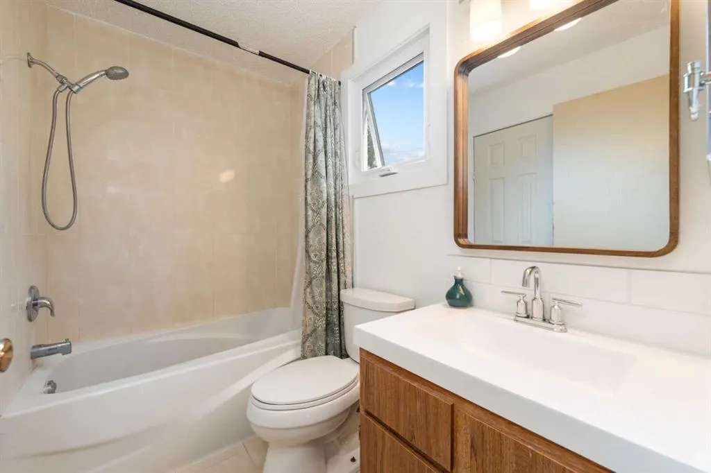 68 Macewan Glen Close NW