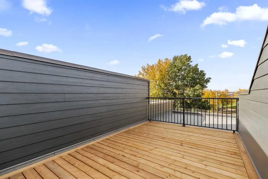 2509 Sovereign Crescent SW