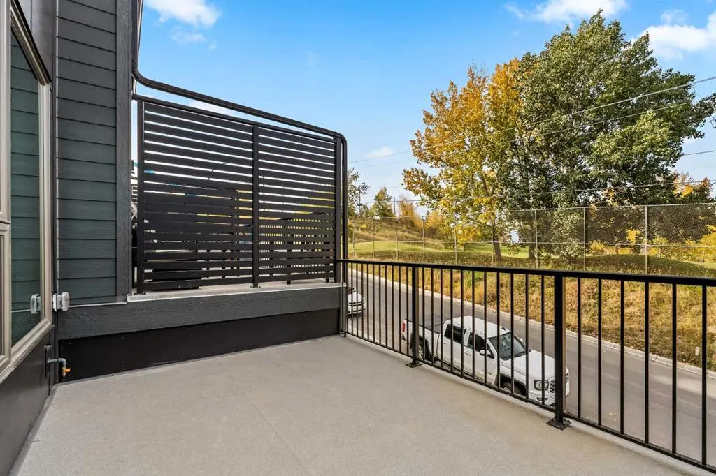 2509 Sovereign Crescent SW