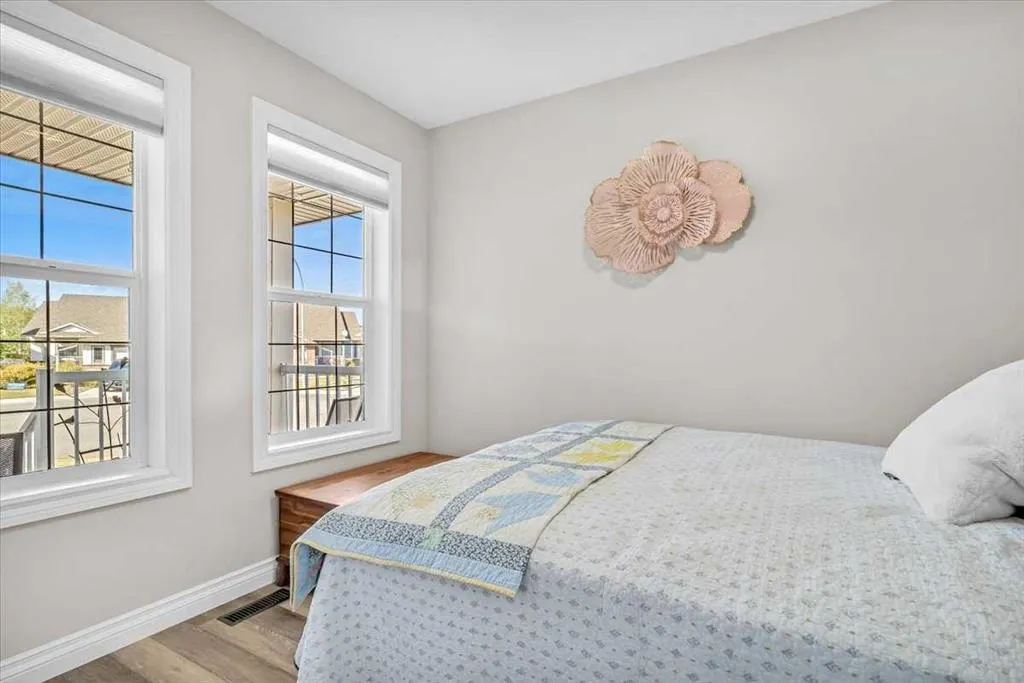377 Crystalridge View