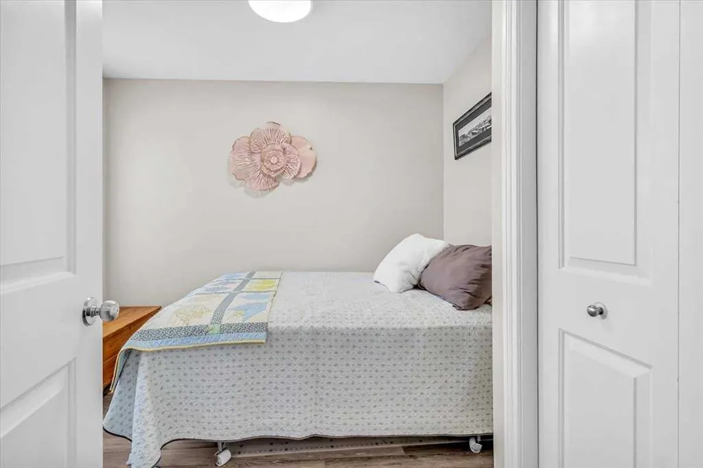 377 Crystalridge View