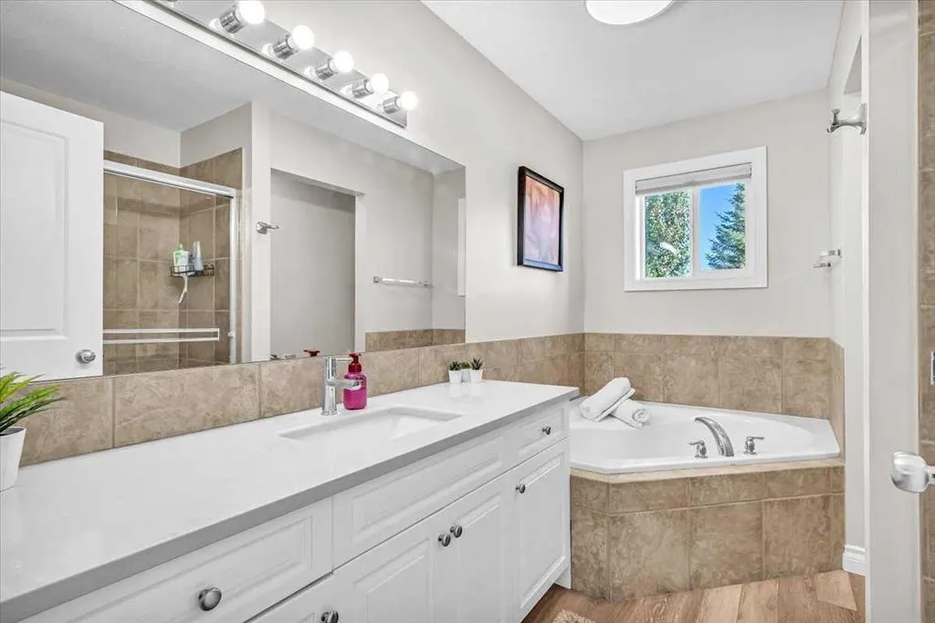 377 Crystalridge View