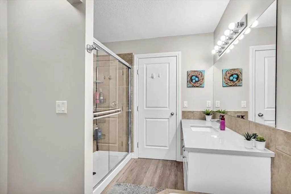 377 Crystalridge View