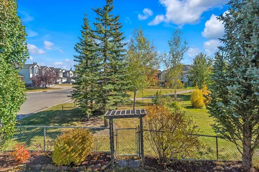 377 Crystalridge View