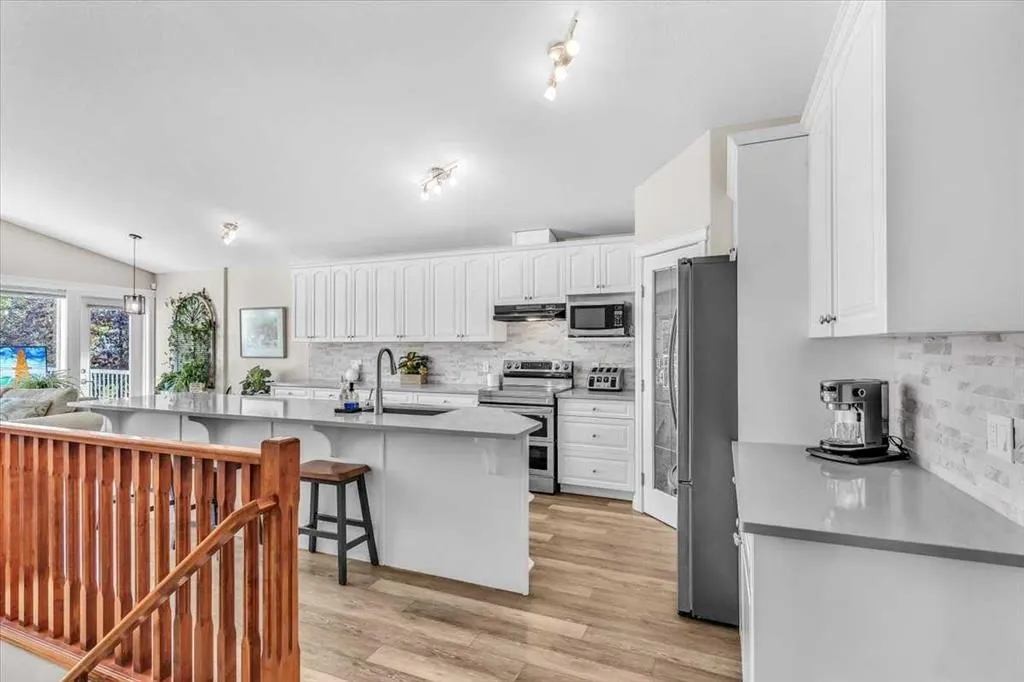 377 Crystalridge View