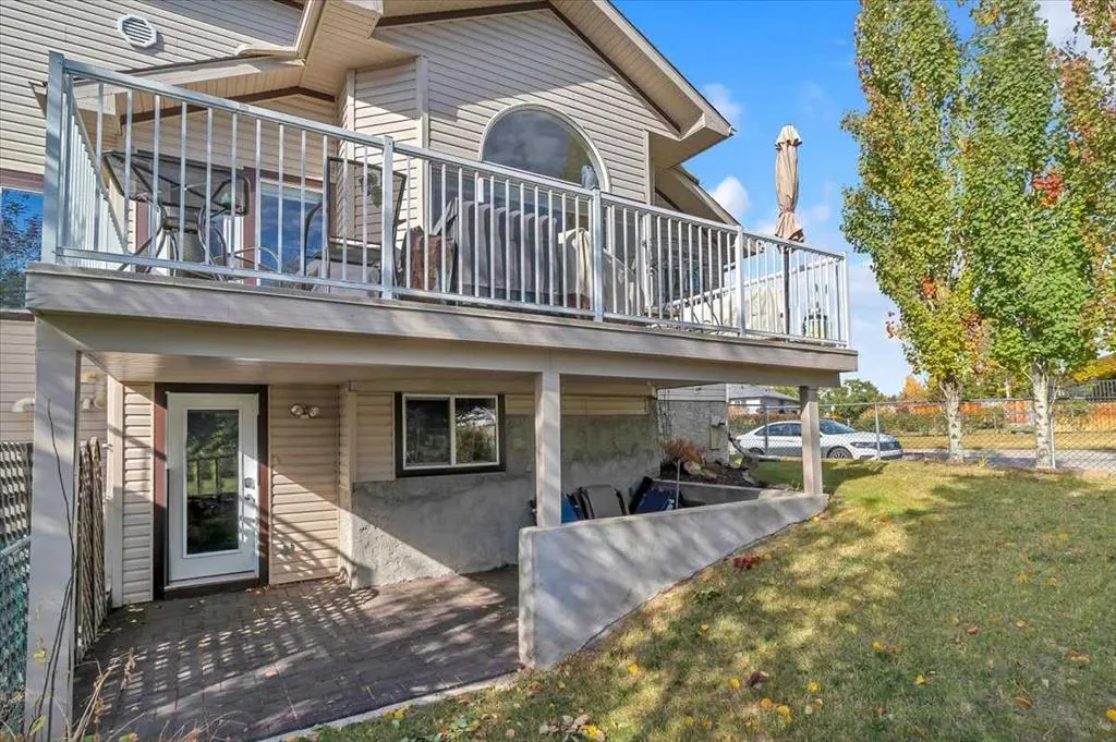 377 Crystalridge View