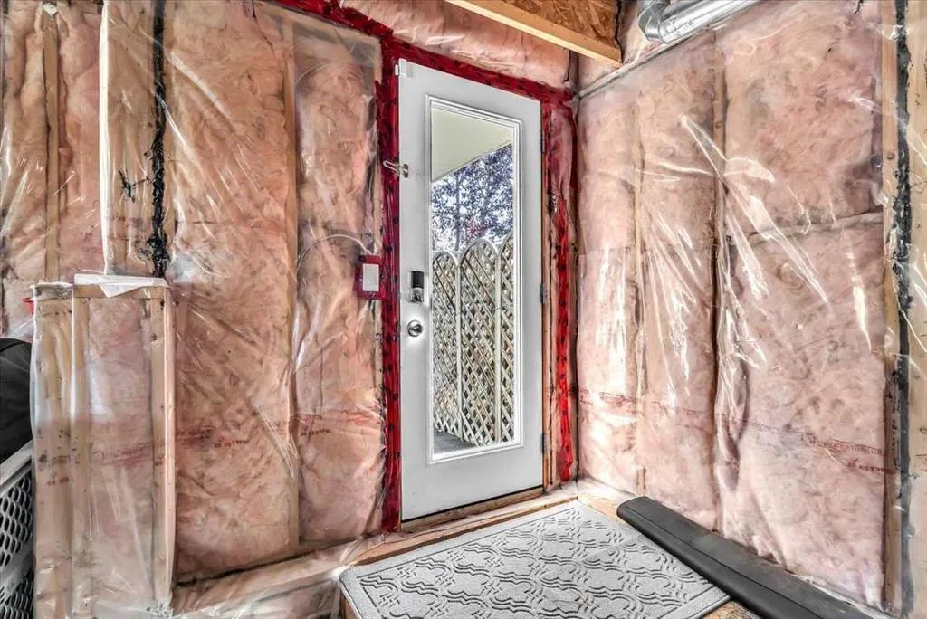 377 Crystalridge View