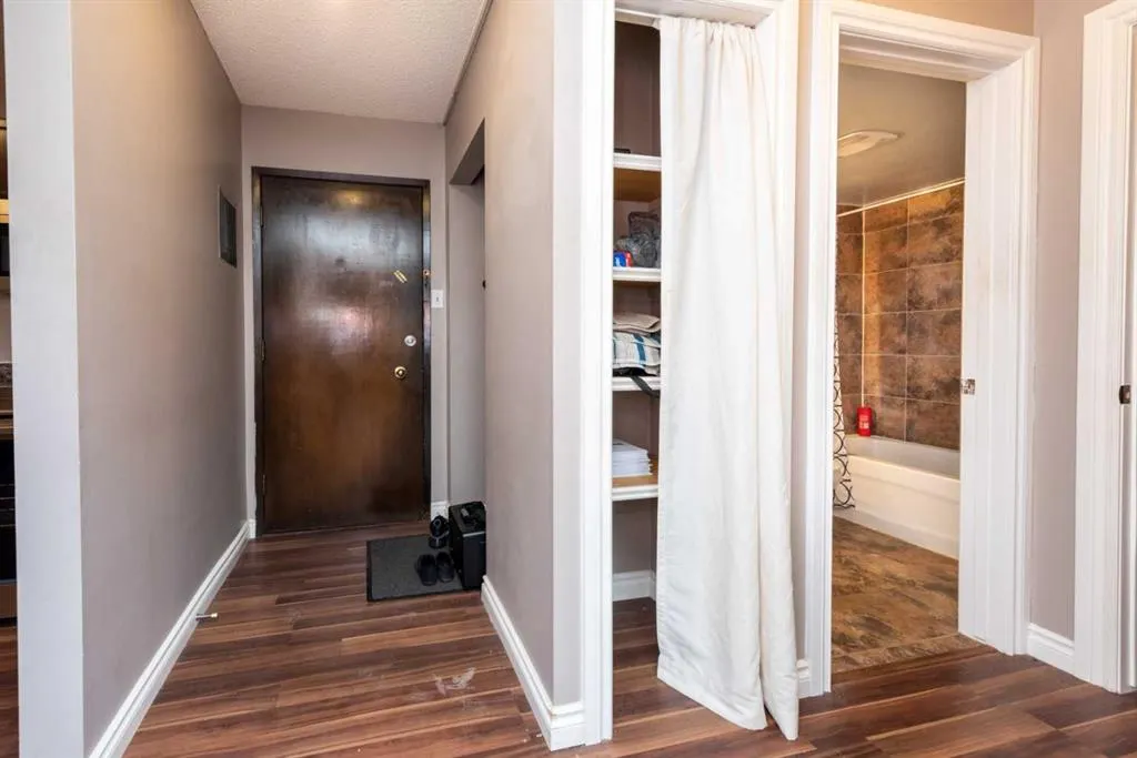 510 58 Avenue SW, #207