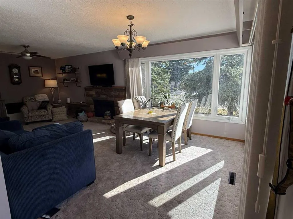 816 James Crescent