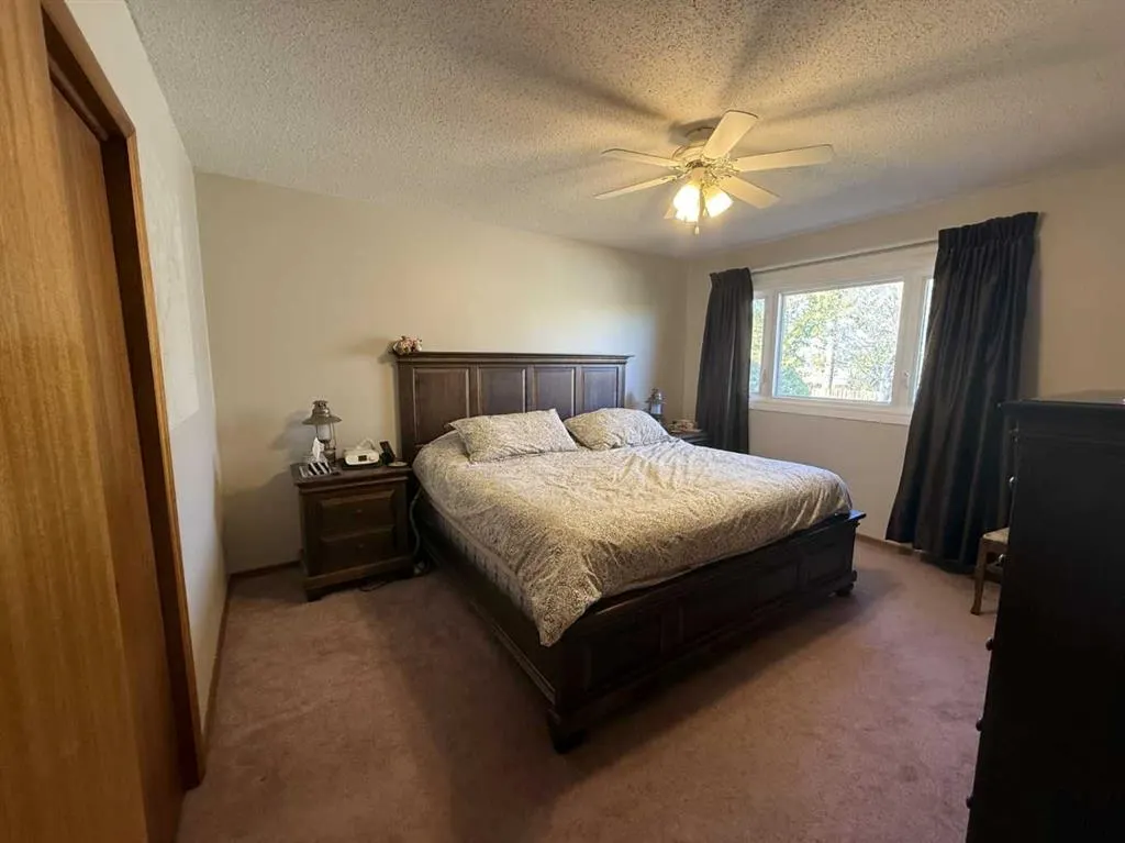 816 James Crescent