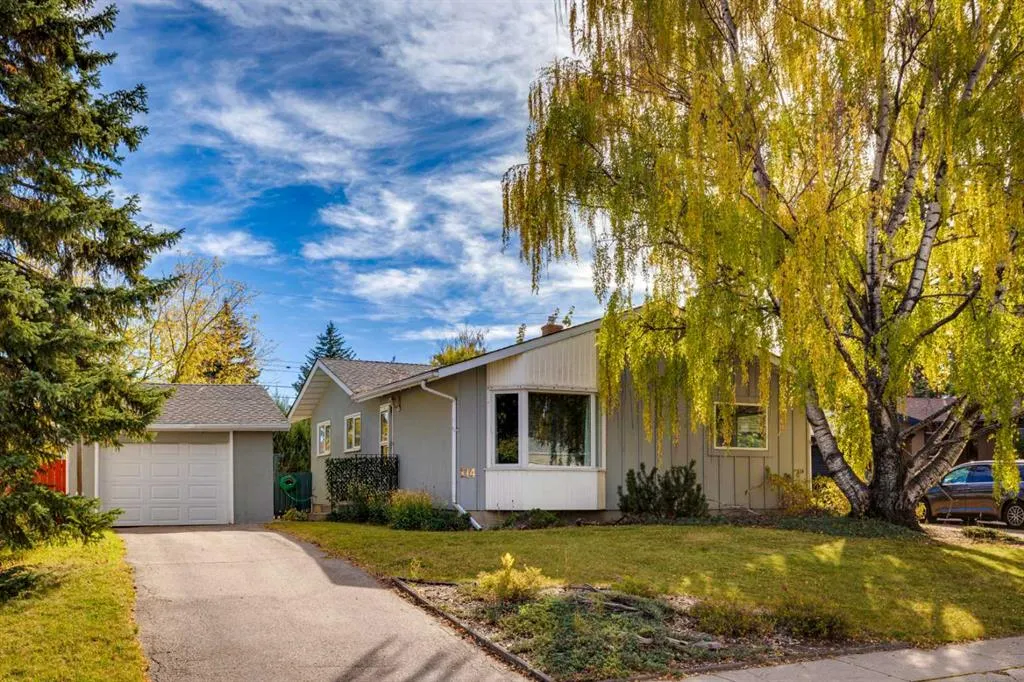 114 Hallbrook Drive SW