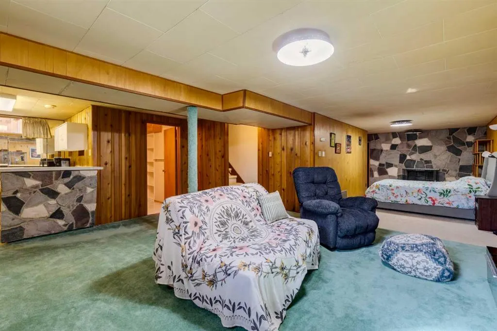 114 Hallbrook Drive SW