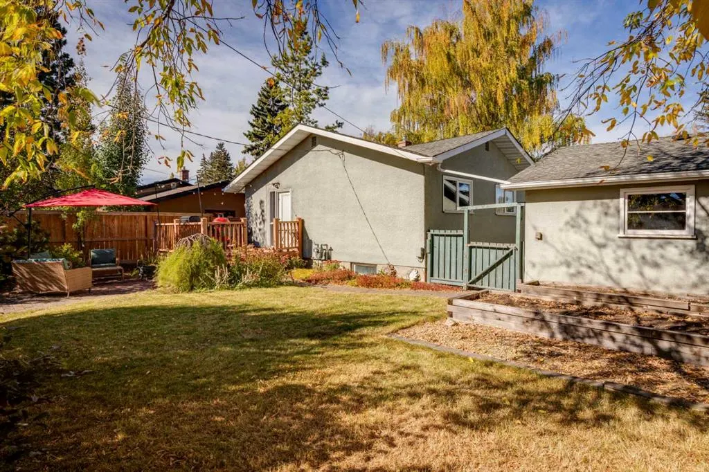 114 Hallbrook Drive SW