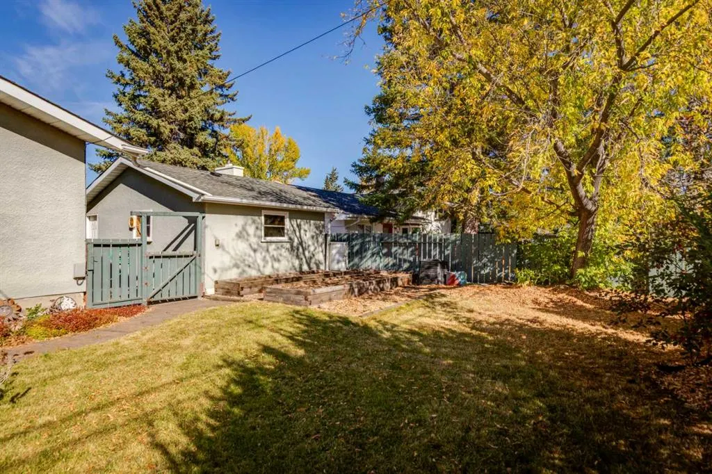 114 Hallbrook Drive SW