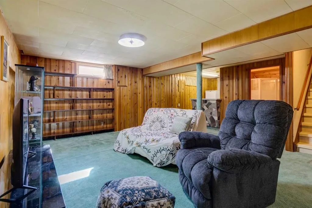 114 Hallbrook Drive SW
