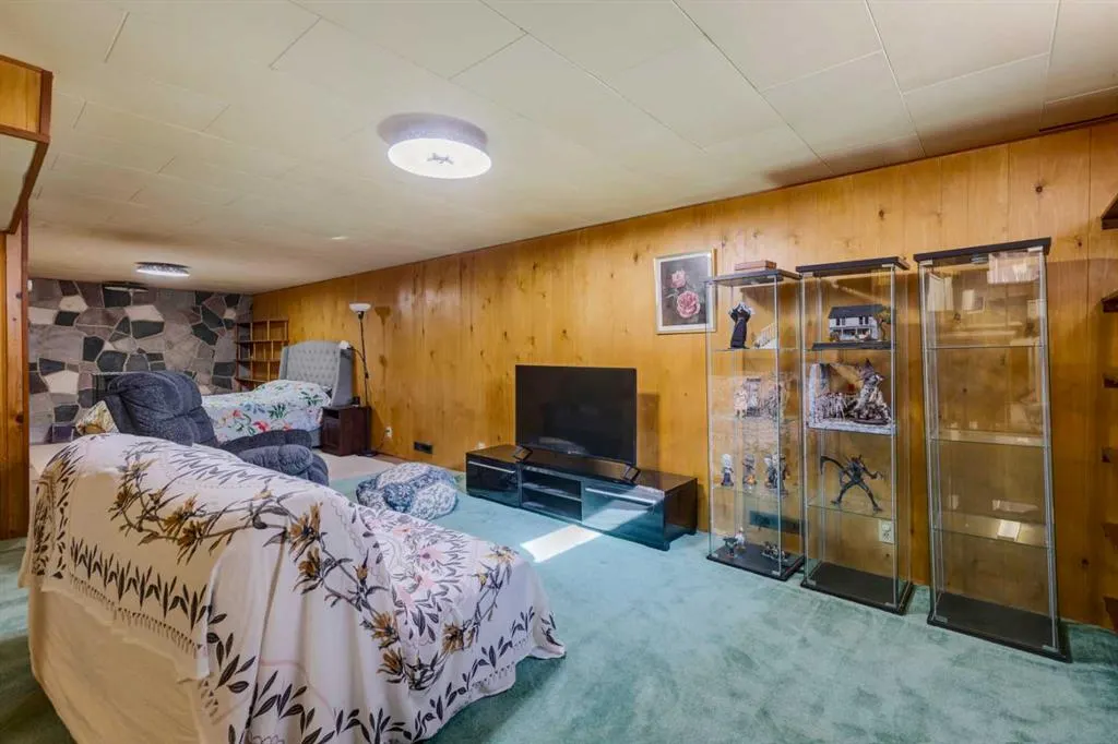 114 Hallbrook Drive SW