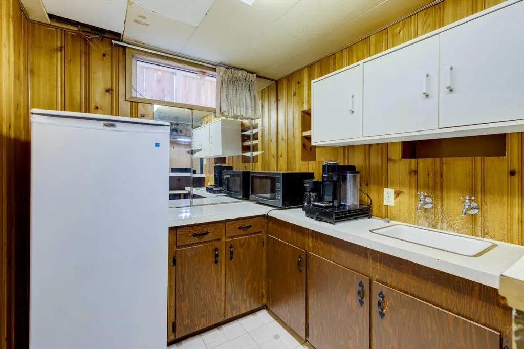 114 Hallbrook Drive SW