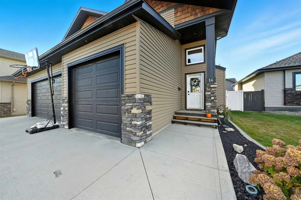 14 Churchill Place