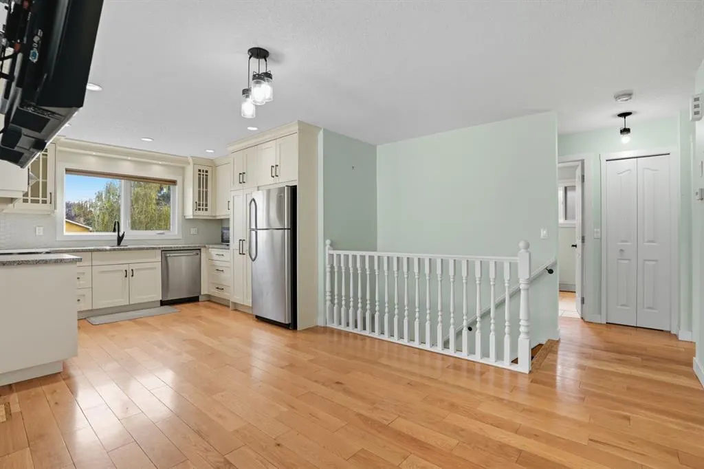 108 Falchurch Crescent NE