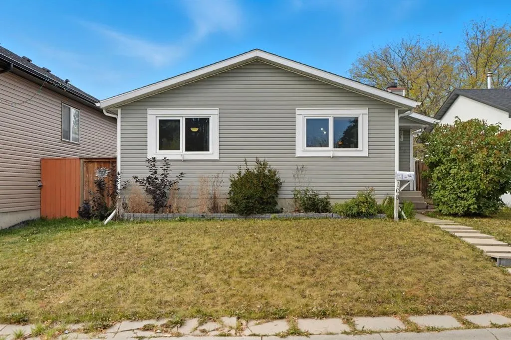 108 Falchurch Crescent NE