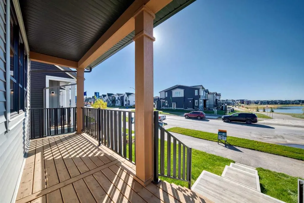 236 Rangeview Way SE