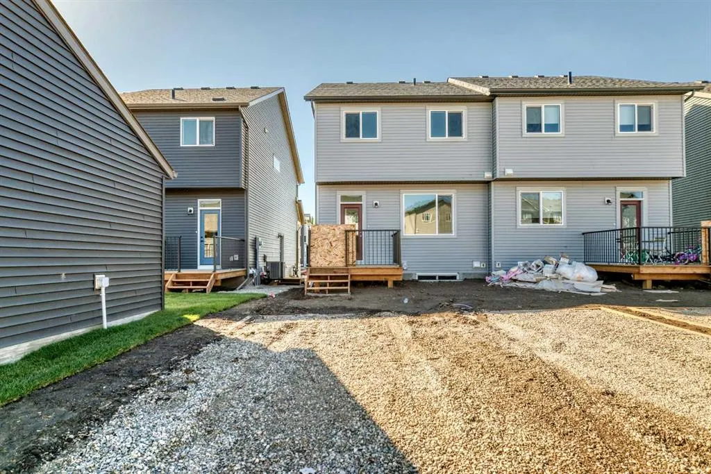 236 Rangeview Way SE