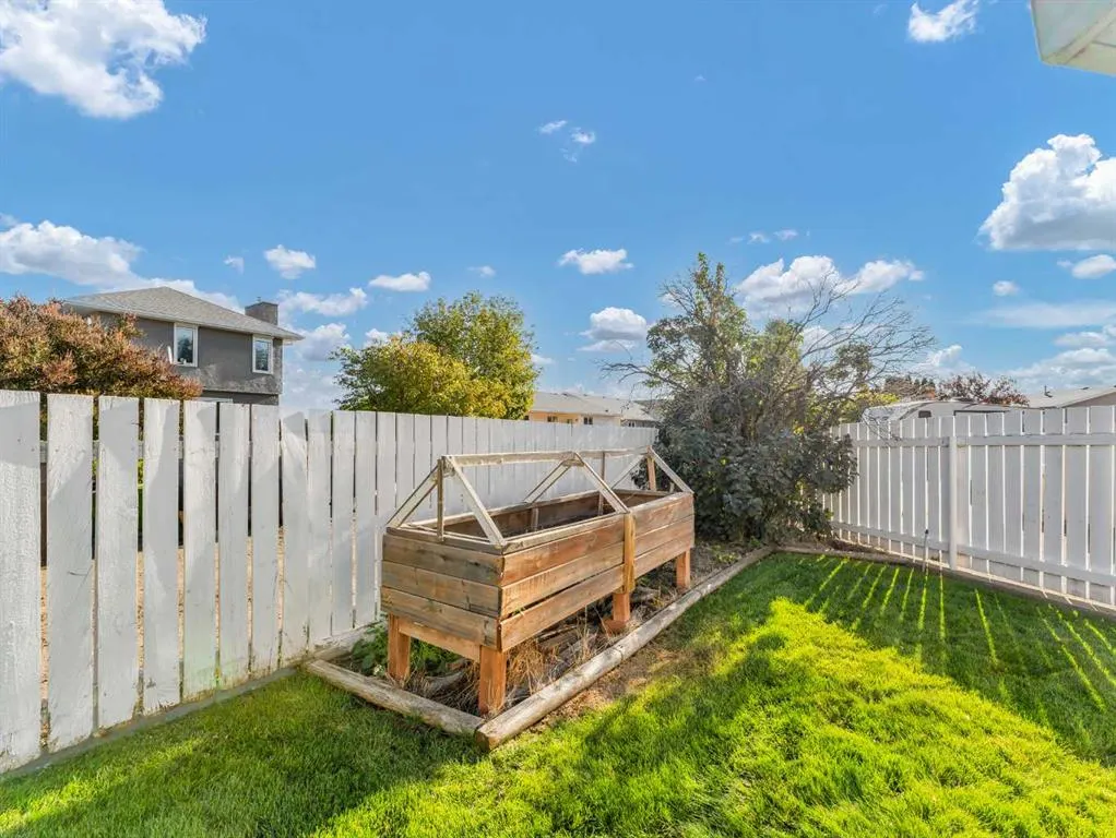 43 Prairie Court NE