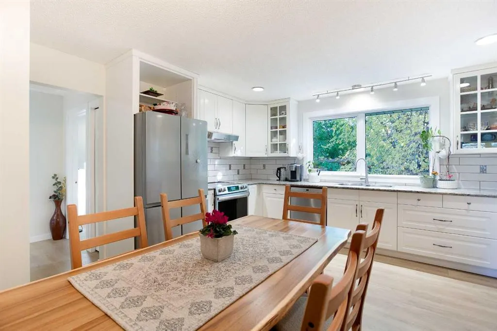 343 Canterbury Drive SW