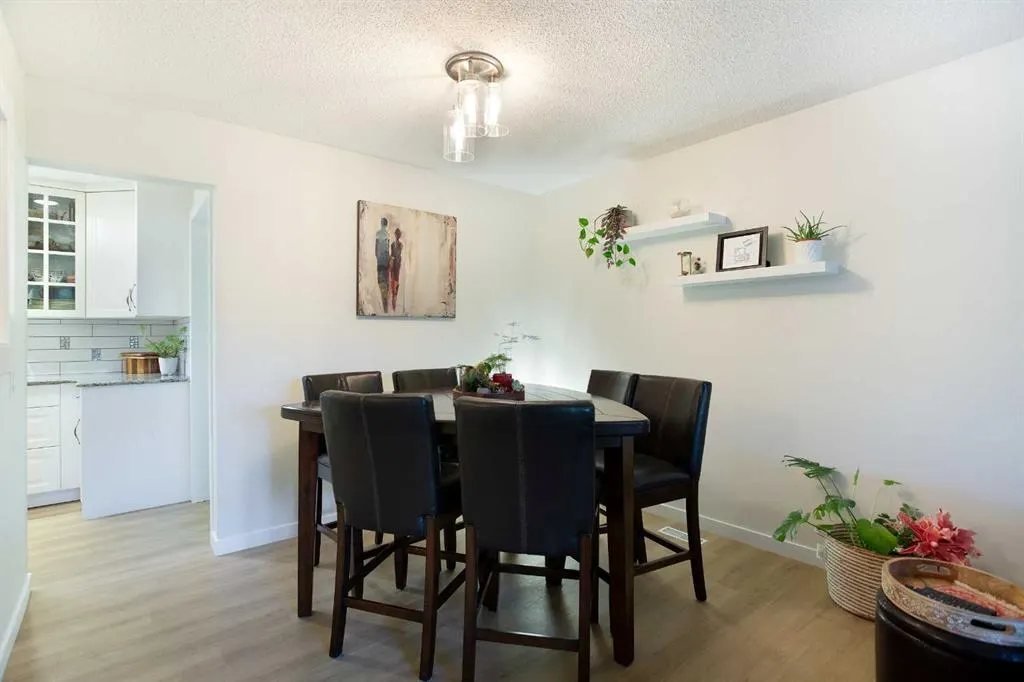 343 Canterbury Drive SW