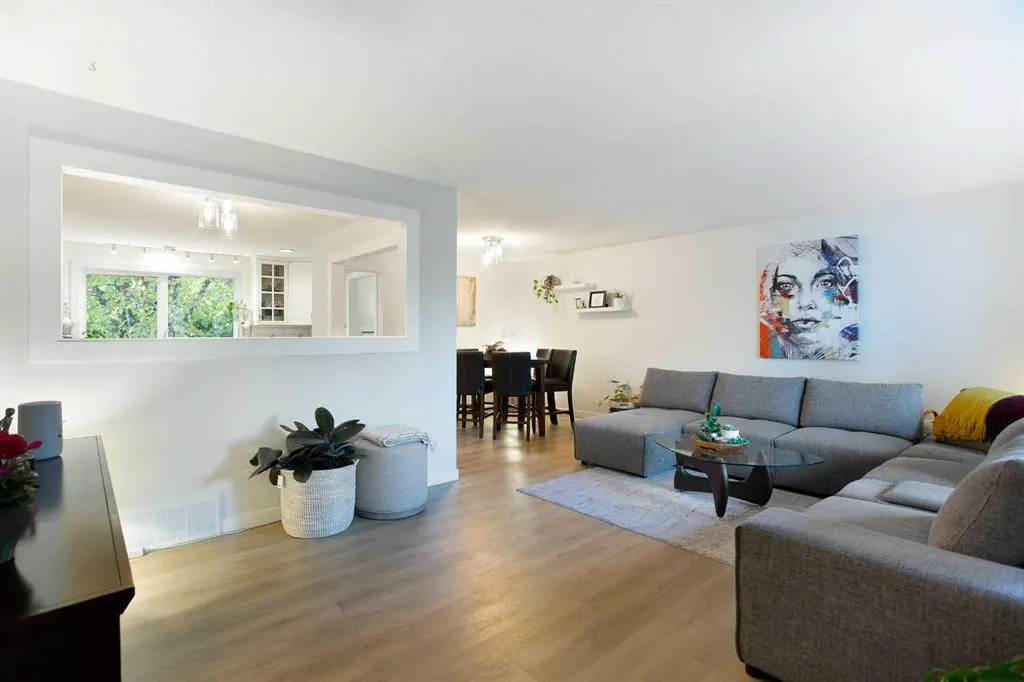 343 Canterbury Drive SW