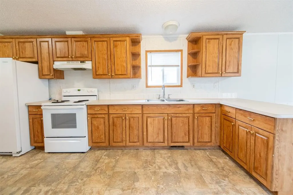 10417 110 Ave