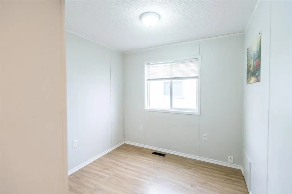 10417 110 Ave