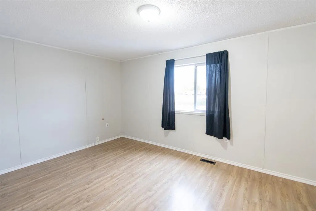 10417 110 Ave