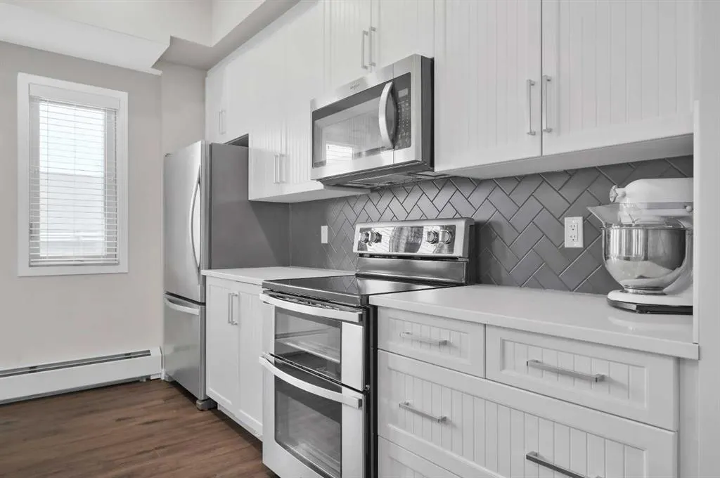 30 Mahogany Mews SE, #404